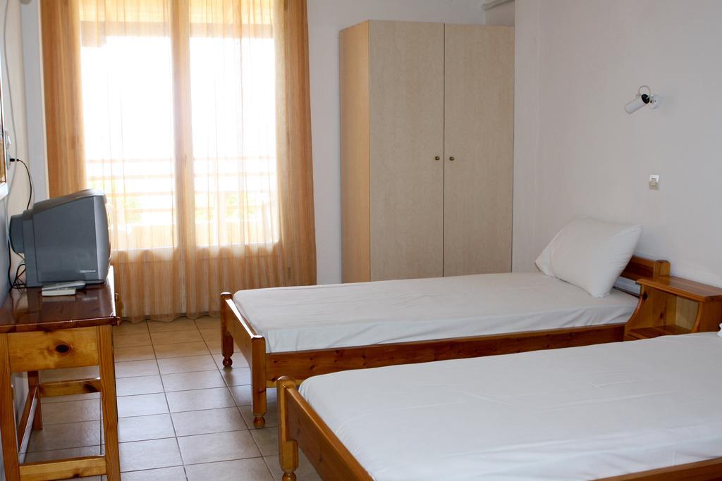 Ostria Hotel Patitiri  Bilik gambar
