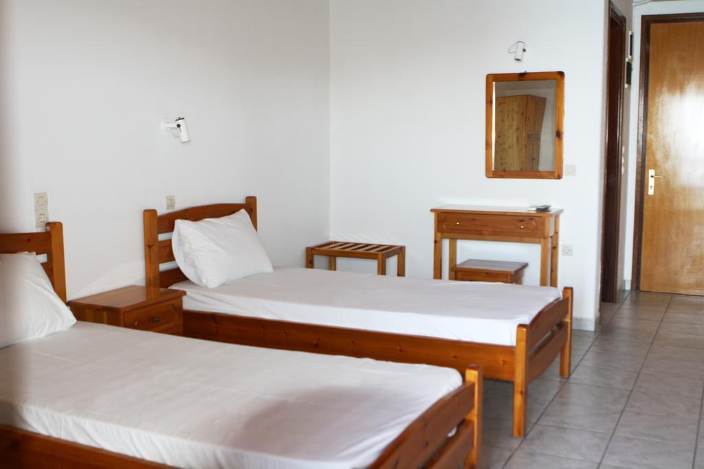 Ostria Hotel Patitiri  Bilik gambar